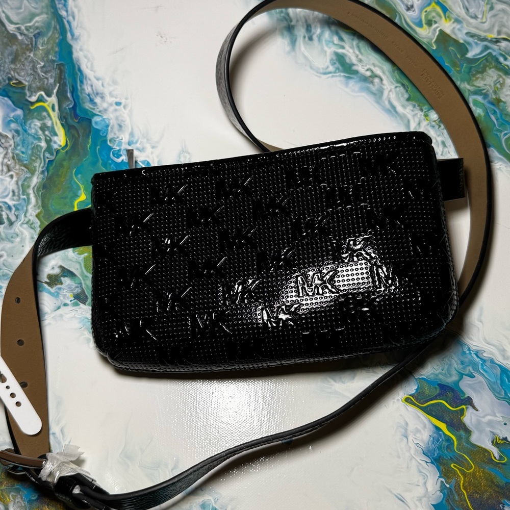 MICHAEL KORS NEW
 Belt Bag  XL/XXL     TAGS IN IT!!